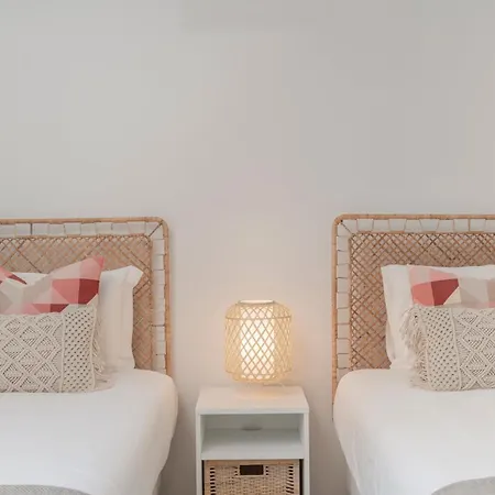 Casa Branca Vi By An Island * Funchal (Madeira)