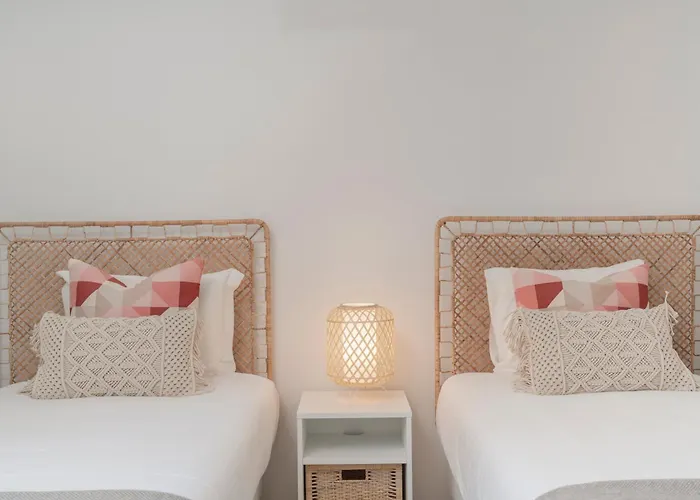 Casa Branca Vi By An Island * Funchal (Madeira)